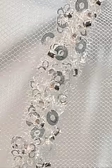 Amber Çizgisel Dantel İşlemeli Özel Tasarım Uzun Duvak - Mediha Cambaz Bridal