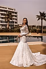Bianca Uzun Kollu Payetli ve Boncuklu Yarım Balık Gelinlik - Mediha Cambaz Bridal