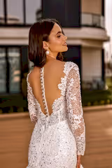 Bianca Uzun Kollu Payetli ve Boncuklu Yarım Balık Gelinlik - Mediha Cambaz Bridal