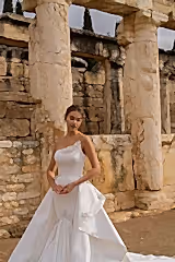 Cleopatra Asimetrik Yaka Entegre Etekli Balık Gelinlik
