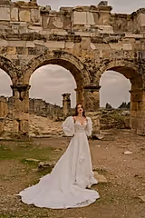 Theodora V Yaka Gül Aplikeli A Kesim  Gelinlik