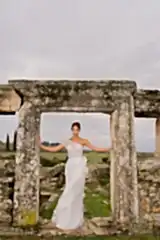 Antiope Drapeli Çiçek Aplikeli Düz Kesim Gelinlik