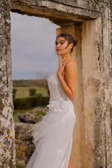Antiope Drapeli Çiçek Aplikeli Düz Kesim Gelinlik