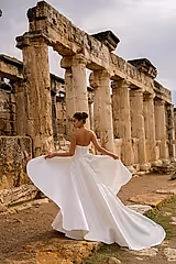 Cleopatra Asimetrik Yaka Entegre Etekli Balık Gelinlik