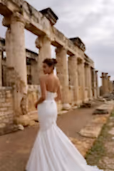 Cleopatra Asimetrik Yaka Entegre Etekli Balık Gelinlik