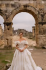 Aphrodite Madonna Yaka Otrişli Prenses Gelinlik