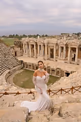 Persephone V Dekolteli Fransız Dantelli Balık Gelinlik