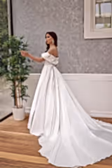 Cassandra Kayık Yaka Saten Drapeli A Kesim Gelinlik - Mediha Cambaz Bridal