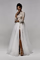Chiara Dantel Yırtmaçlı Düz Kesim Gelinlik - Mediha Cambaz Bridal