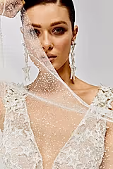 Comet Yıldız Motifli V Yaka A Kesim Gelinlik - Mediha Cambaz Bridal