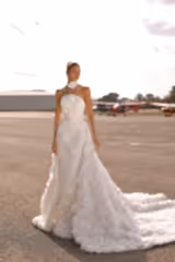 Dessa Gül Aplikeli İki Parça Düz Kesim Gelinlik - Mediha Cambaz Bridal