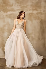 First Design V Yaka Sade A Kesim Gelinlik - Mediha Cambaz Bridal