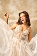 First Design V Yaka Sade A Kesim Gelinlik - Mediha Cambaz Bridal