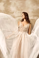 First Design V Yaka Sade A Kesim Gelinlik - Mediha Cambaz Bridal