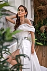 Giona Kayık Yaka Derin Yırtmaçlı A Kesim Gelinlik - Mediha Cambaz Bridal