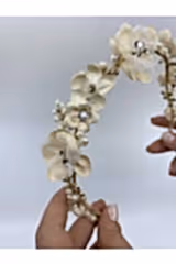 Gold Telli Krem Üç Boyutlu Çiçeklerden Saç Aksesuarı - Mediha Cambaz Bridal