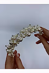 İncili Gümüş Detaylı Geniş Gösterişli Taç - Mediha Cambaz Bridal