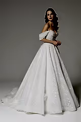 İrina Drapeli Üç Boyut Dantelli A Kesim Gelinlik - Mediha Cambaz Bridal