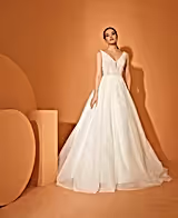 Jane Çizgisel Dantel V Yaka A Kesim Gelinlik - Mediha Cambaz Bridal