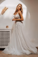 Jasmine Kasnak Üç Boyut Dantel A Kesim Gelinlik - Mediha Cambaz Bridal