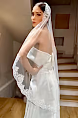 Laura Kırık Beyaz Kenar Ucu Dantelli Kısa Rahibe Duvak - Mediha Cambaz Bridal