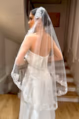 Laura Kırık Beyaz Kenar Ucu Dantelli Kısa Rahibe Duvak - Mediha Cambaz Bridal