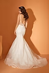Liz Üç Boyutlu Dantel V Yaka Balık Gelinlik - Mediha Cambaz Bridal