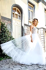Lugo İpek Tül Dantel Düz Kesim Gelinlik - Mediha Cambaz Bridal