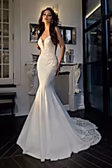 Neusa Saten Dantel V Yaka Balık Gelinlik - Mediha Cambaz Bridal