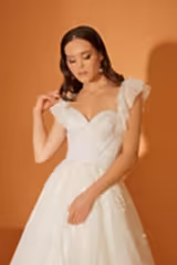 Pearl 22 Uçuşan Dantel Drapeli A Kesim Gelinlik - Mediha Cambaz Bridal