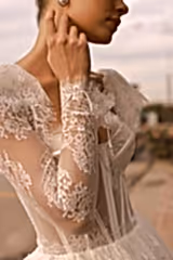 Perre Fransız Dantelli Kat Kat A Kesim Gelinlik - Mediha Cambaz Bridal