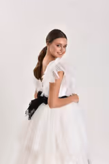 Pictor Katlı Tül Arkası Uzun Önü Kısa Gelinlik - Mediha Cambaz Bridal
