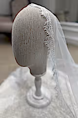 Reva Kenar Ucu Fransız Dantelli Kısa Rahibe Duvak - Mediha Cambaz Bridal
