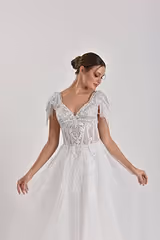 Sasha Dantel Apoletli V Yaka A Kesim Gelinlik - Mediha Cambaz Bridal