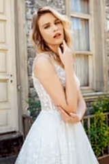 Snow Storm Dantel V Yaka A Kesim Gelinlik - Mediha Cambaz Bridal