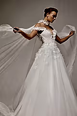 Sofi Tül Pelerinli V Yaka A Kesim Gelinlik - Mediha Cambaz Bridal