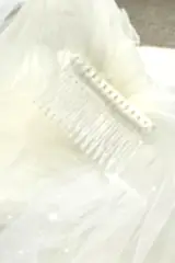 Zeo Kırık Beyaz Işıltılı Uzun Tül Duvak - Mediha Cambaz Bridal